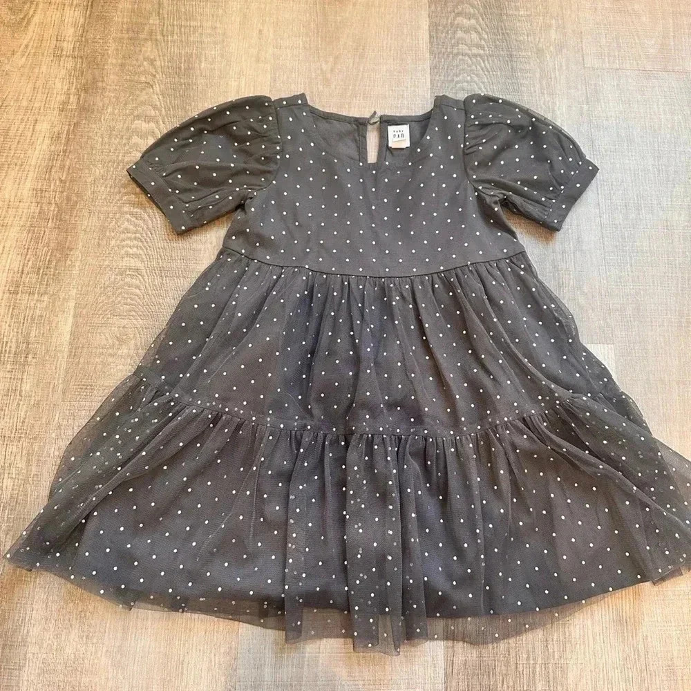 GAP dress in a charcoal tulle with silver metallic dots throughout. Size 3T